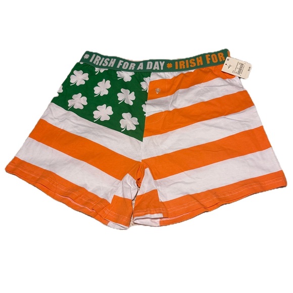 MAD Engine Other - NWT I’m Irish Flag Themed Shorts Size Small